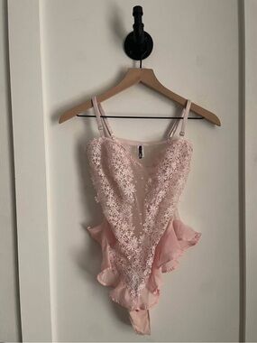 WOMENS SIZE S FASHION NOVA BODYSUIT LINGERIE